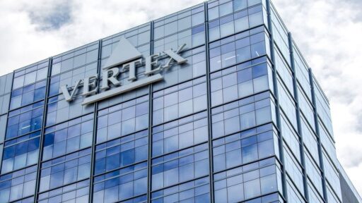 هل سهم شركة Vertex Pharmaceuticals حلال ام حرام